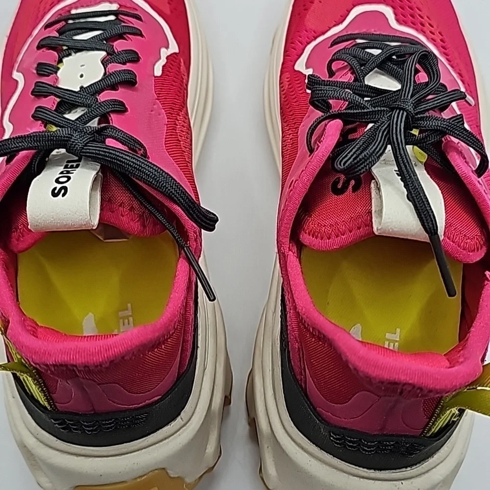 SOREL running shoes. Kinetic Breakthrough Day Lace. Womens size 7.5